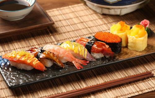 网红寿司自助店,舌尖上的潮流美食之旅